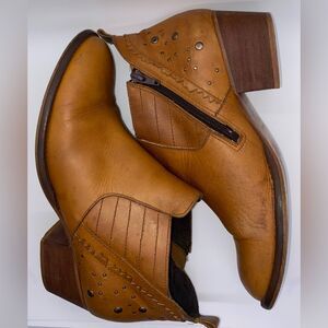 Coolway Leather Studded Western Ankle Boots Sz 9-9.5US 40 EU
